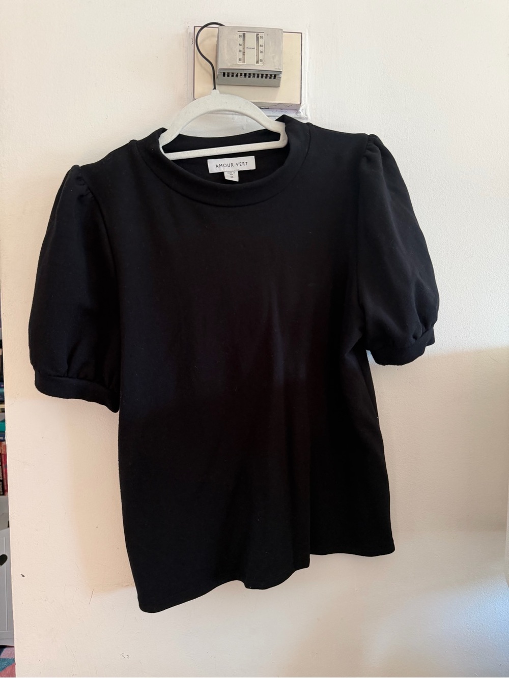 Amour Vert Black Puff Sleeve Crew Tee